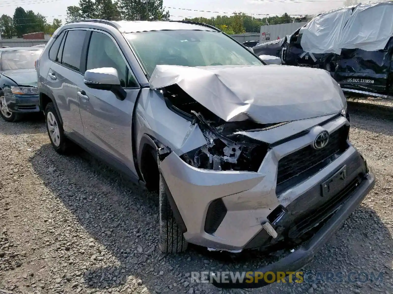 1 Фотография поврежденного автомобиля JTMG1RFV6KD013950 TOYOTA RAV4 LE 2019