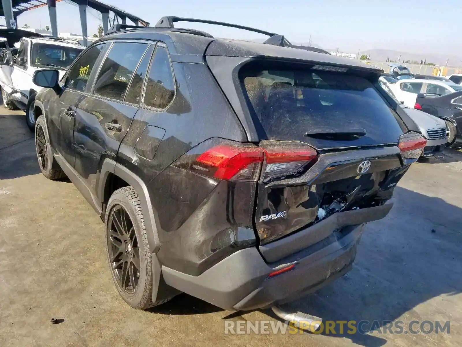 3 Фотография поврежденного автомобиля JTMH1RFV2KJ004409 TOYOTA RAV4 LE 2019