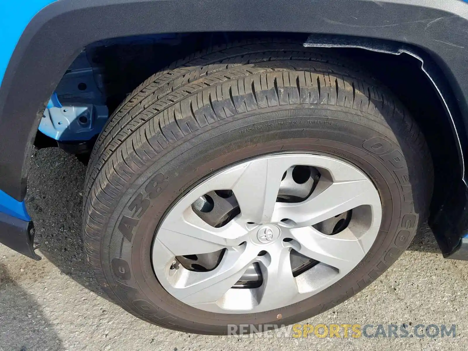 9 Photograph of a damaged car JTMH1RFV2KJ004412 TOYOTA RAV4 LE 2019