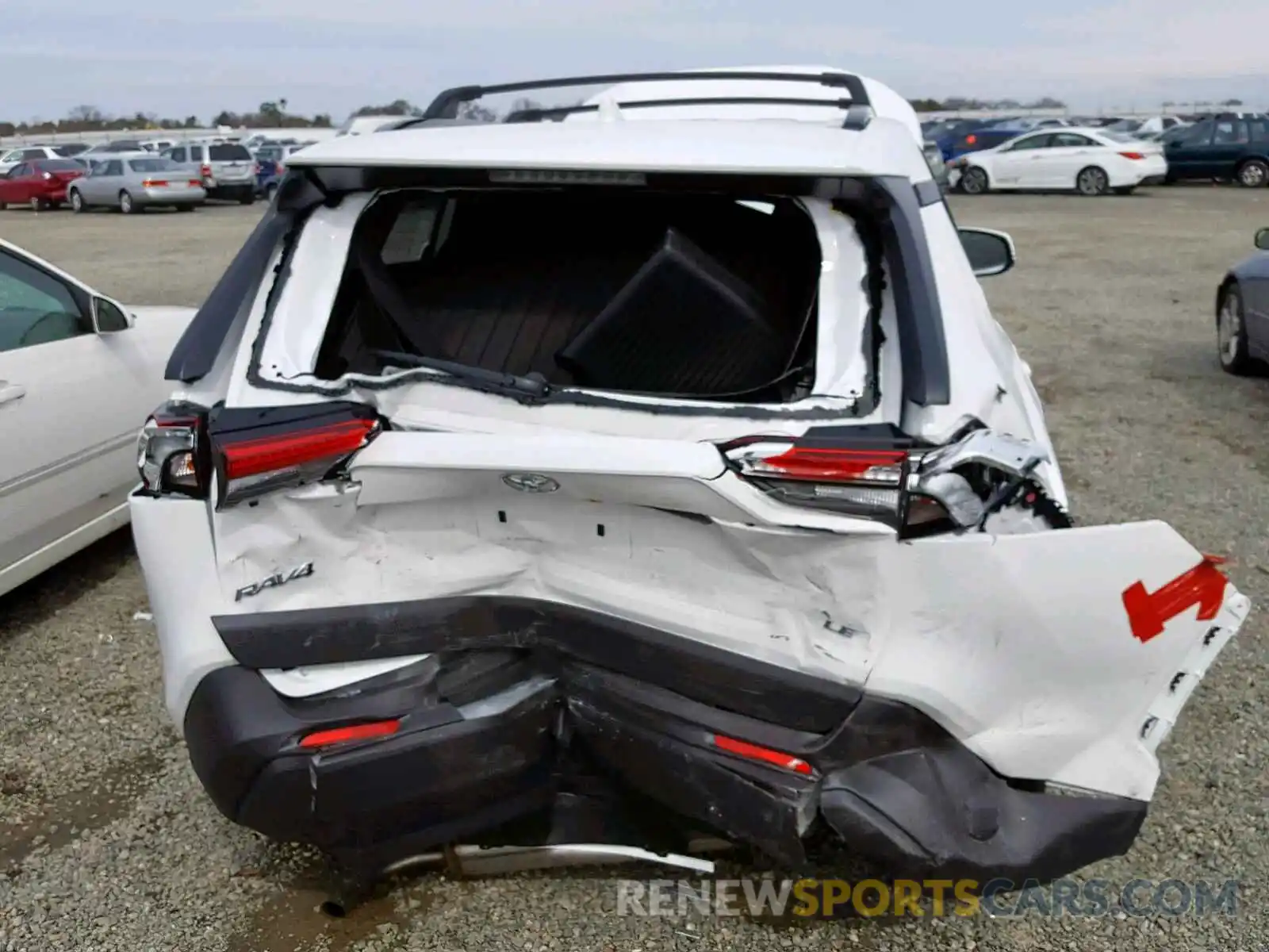 9 Photograph of a damaged car JTMK1RFV1KJ003189 TOYOTA RAV4 LE 2019