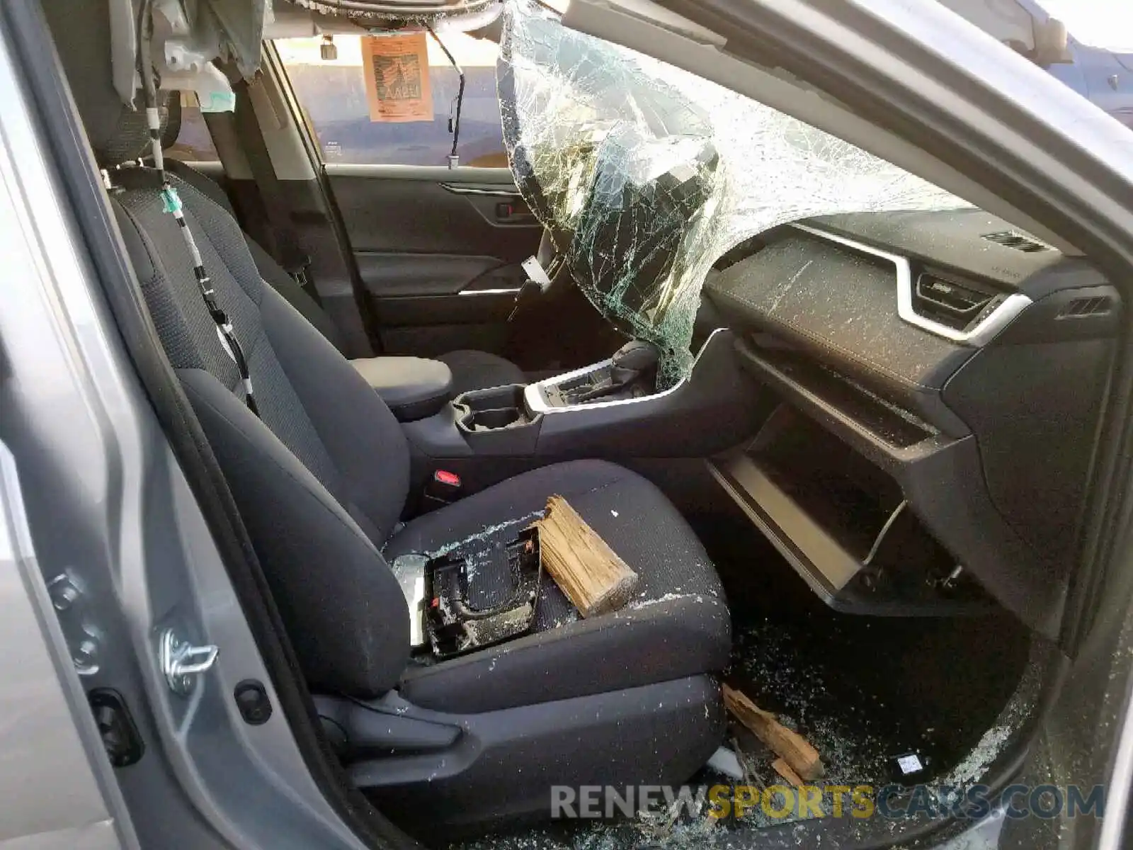 5 Photograph of a damaged car JTMK1RFVXKD023262 TOYOTA RAV4 LE 2019