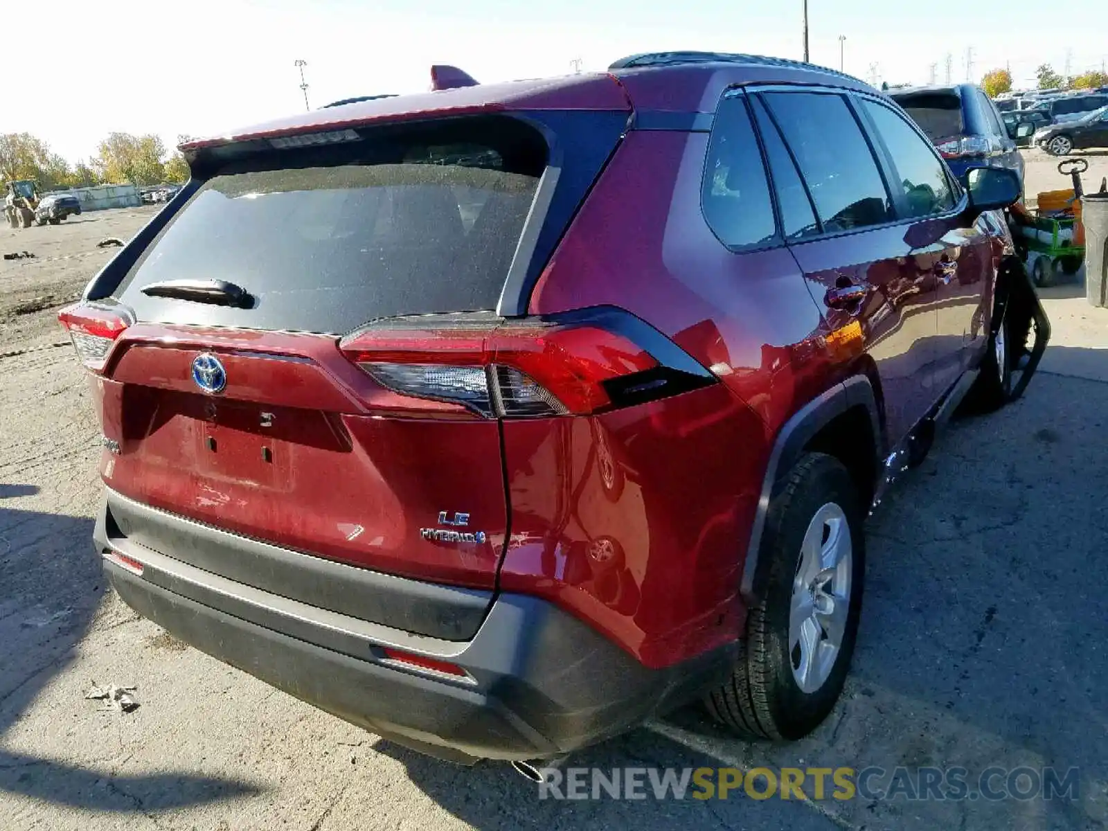 4 Photograph of a damaged car JTMLWRFV2KD005201 TOYOTA RAV4 LE 2019