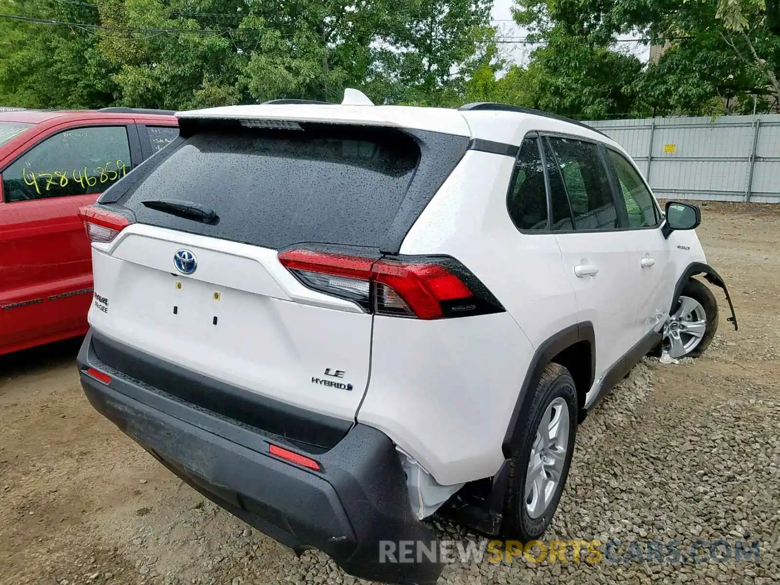 4 Photograph of a damaged car JTMLWRFV3KD028826 TOYOTA RAV4 LE 2019