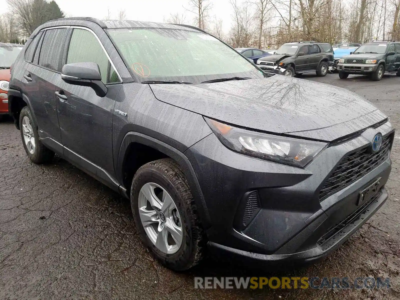 1 Photograph of a damaged car JTMMWRFV9KD501665 TOYOTA RAV4 LE 2019