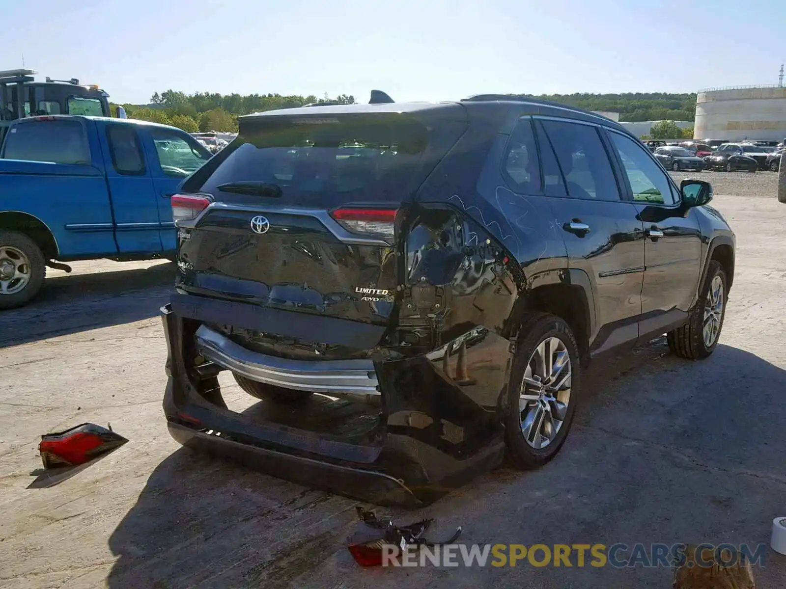 4 Photograph of a damaged car 2T3N1RFV0KW063043 TOYOTA RAV4 LIMIT 2019