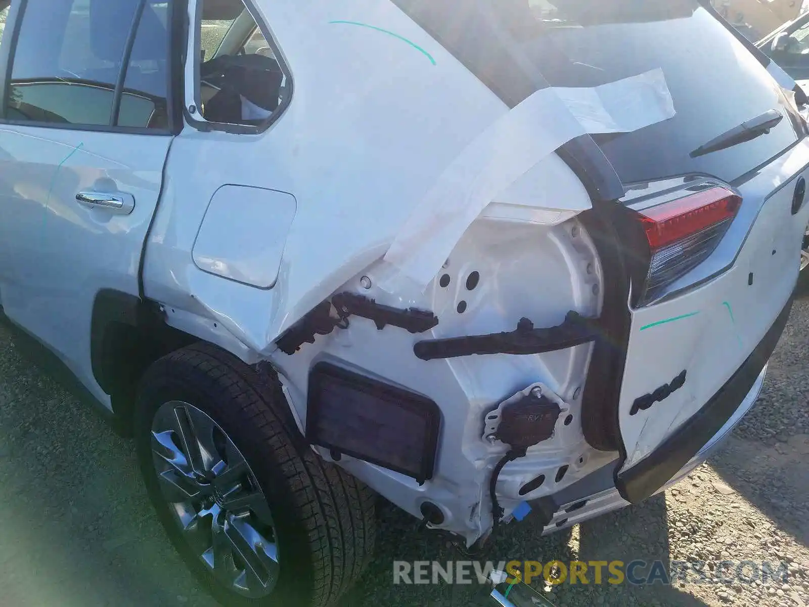 9 Photograph of a damaged car JTMN1RFV1KJ019602 TOYOTA RAV4 LIMIT 2019