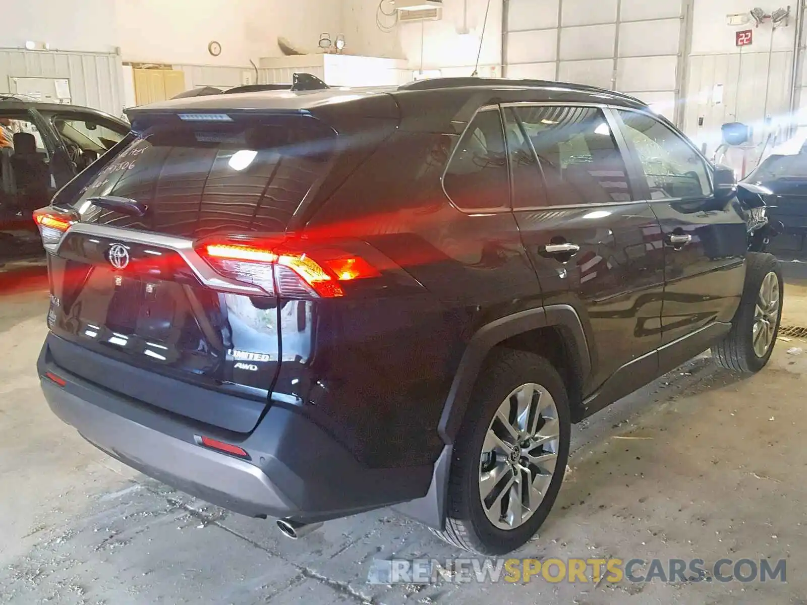 4 Фотография поврежденного автомобиля JTMN1RFV3KD022502 TOYOTA RAV4 LIMIT 2019