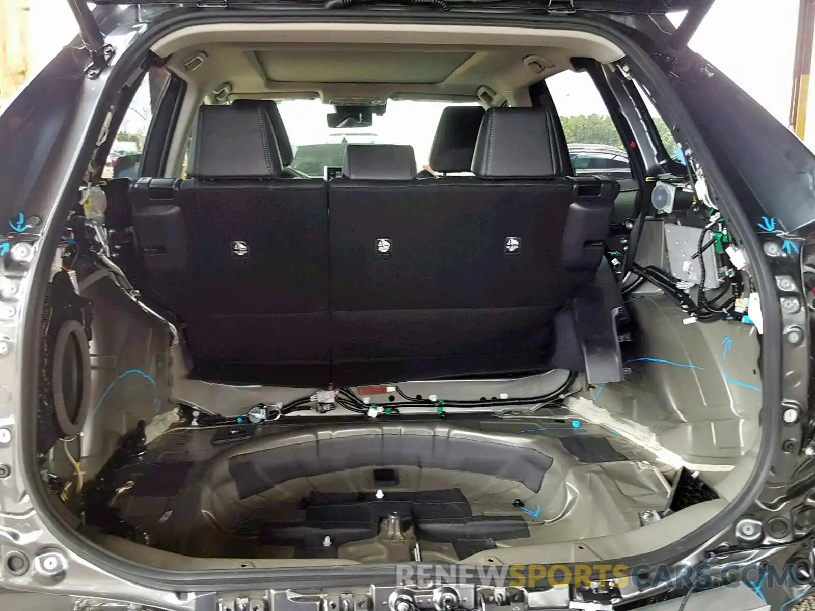 9 Photograph of a damaged car JTMN1RFV7KD519603 TOYOTA RAV4 LIMIT 2019