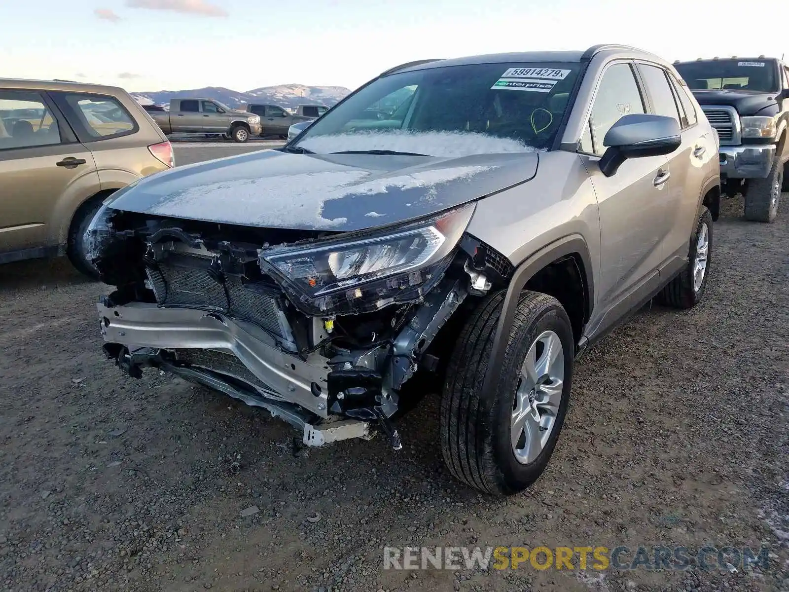 2 Photograph of a damaged car 213P1RFV3KC025798 TOYOTA RAV4 XLE 2019