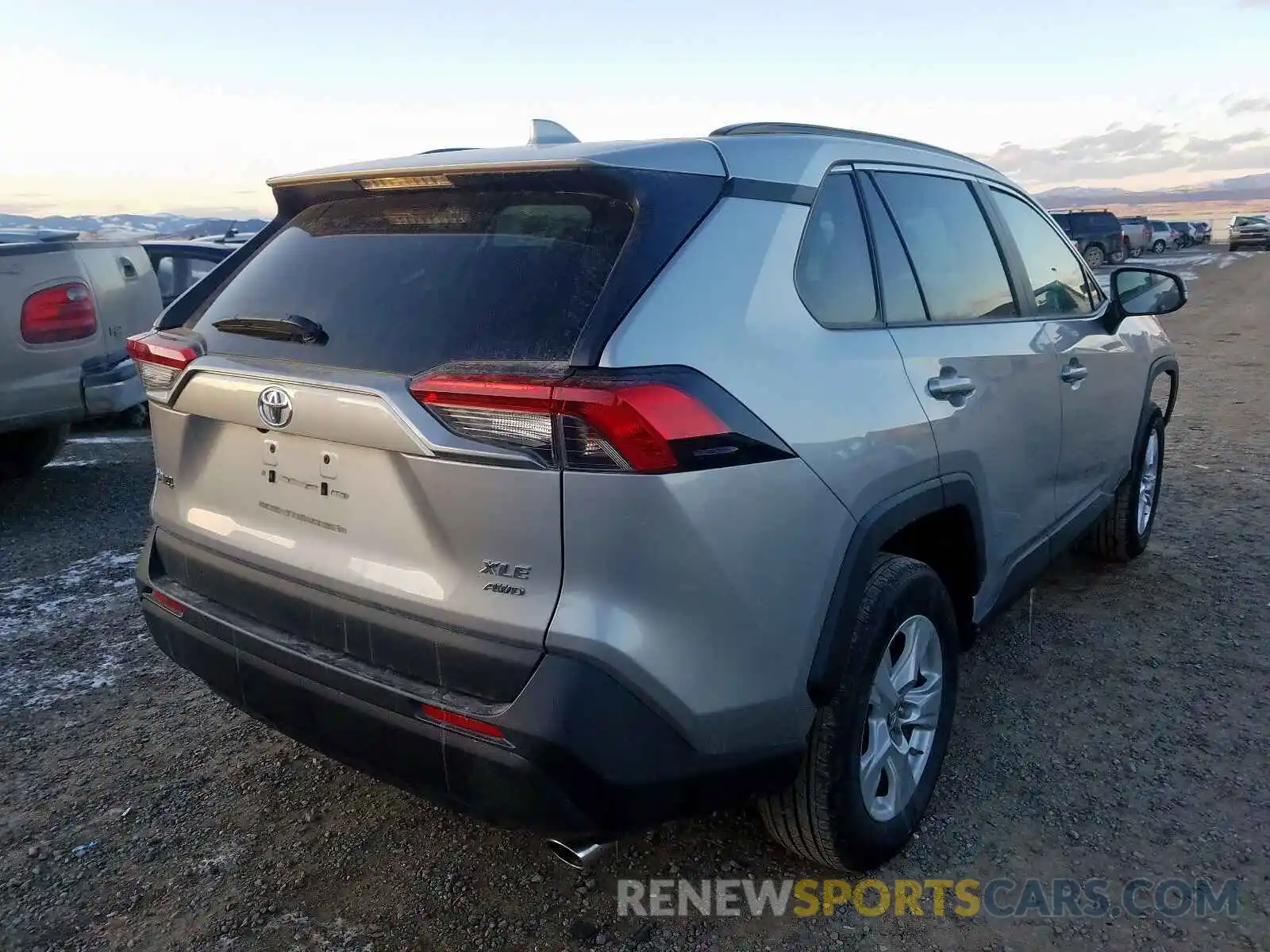 4 Photograph of a damaged car 213P1RFV3KC025798 TOYOTA RAV4 XLE 2019