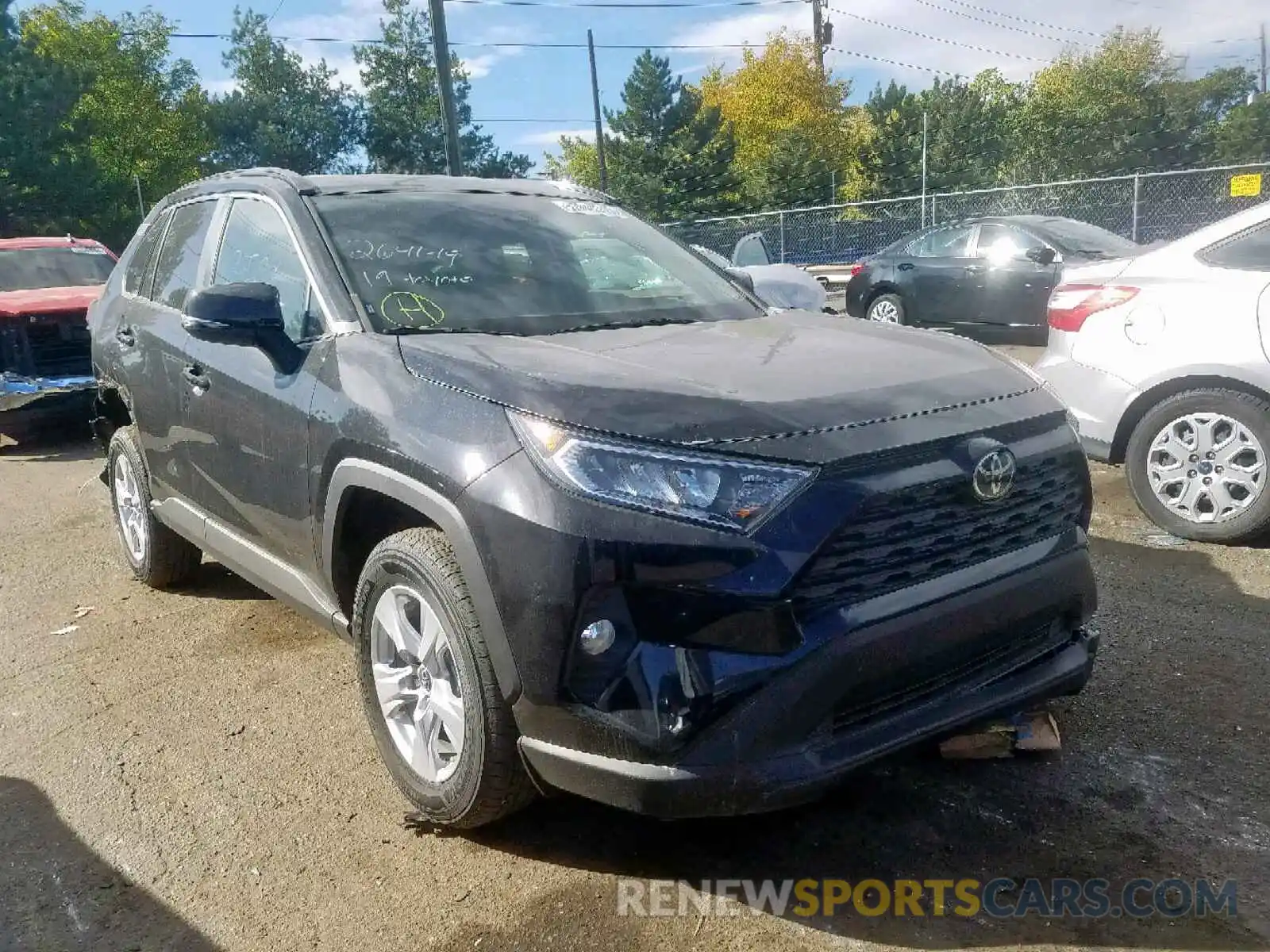 1 Photograph of a damaged car 2T3P1RFV0KW062600 TOYOTA RAV4 XLE 2019