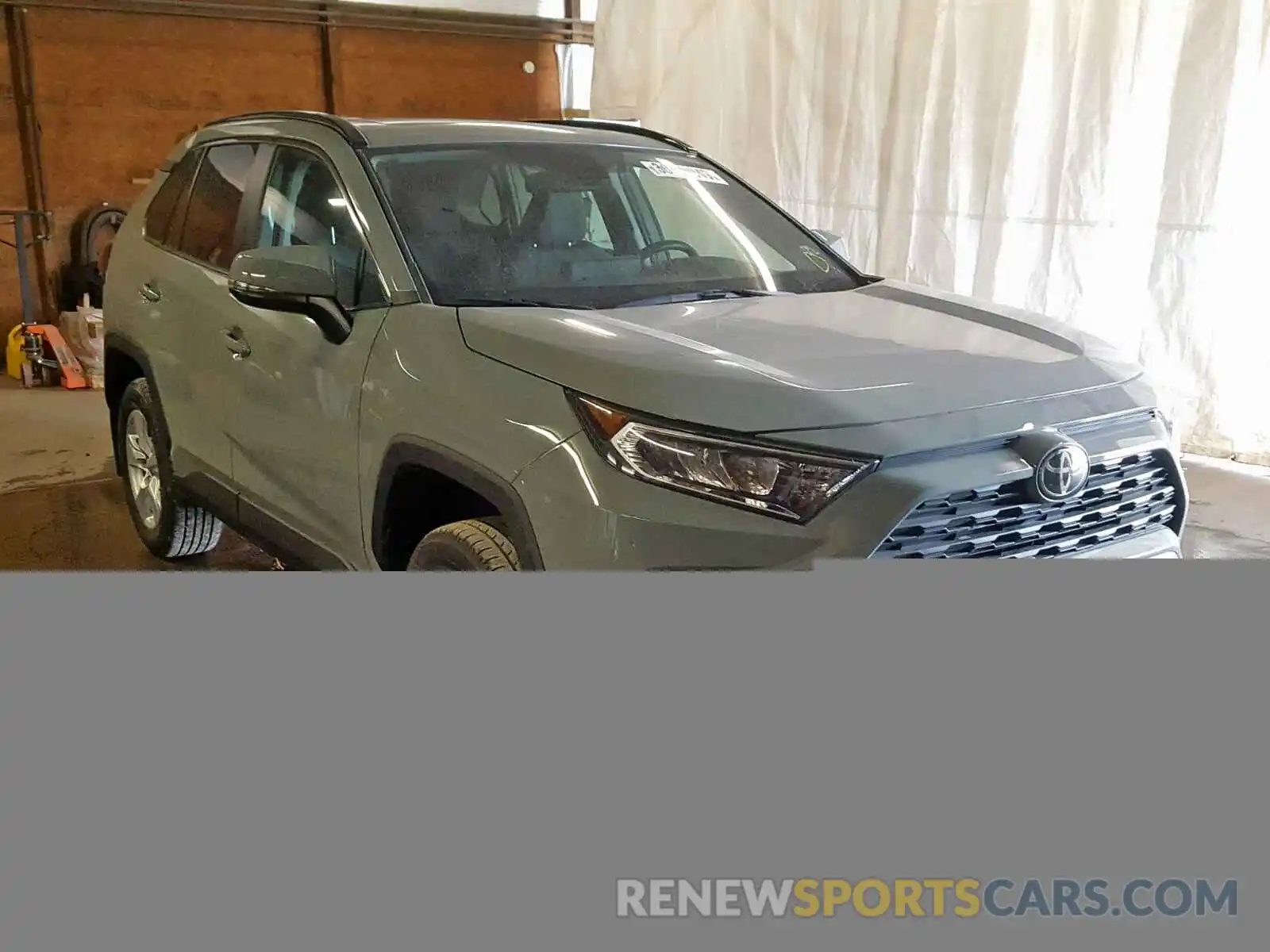 1 Photograph of a damaged car 2T3P1RFV1KW011509 TOYOTA RAV4 XLE 2019