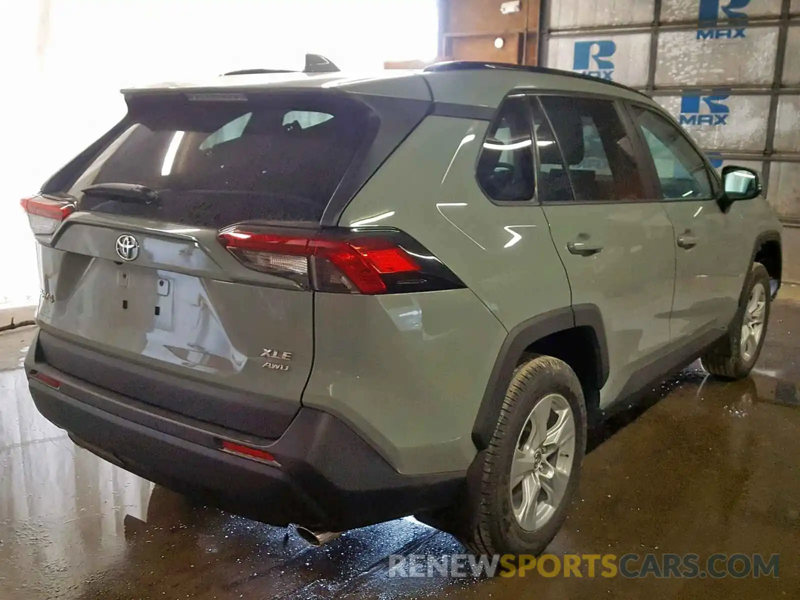 4 Photograph of a damaged car 2T3P1RFV1KW011509 TOYOTA RAV4 XLE 2019