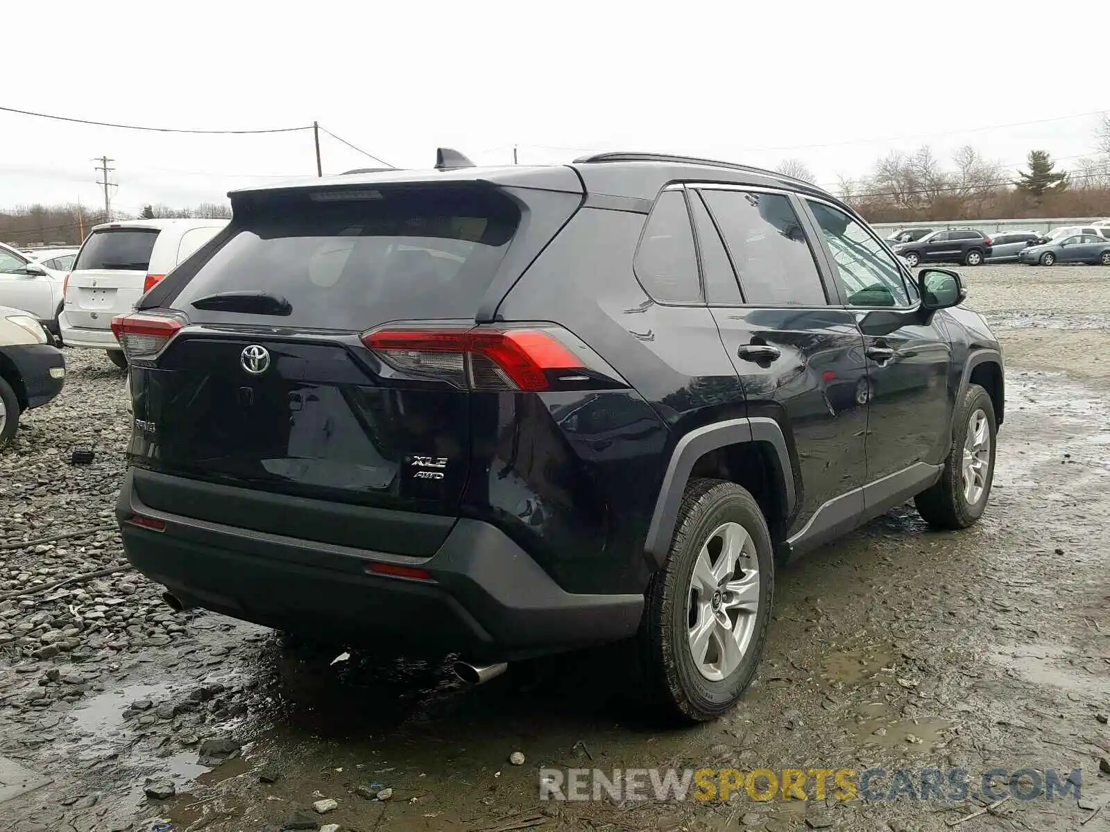 4 Photograph of a damaged car 2T3P1RFV1KW033235 TOYOTA RAV4 XLE 2019