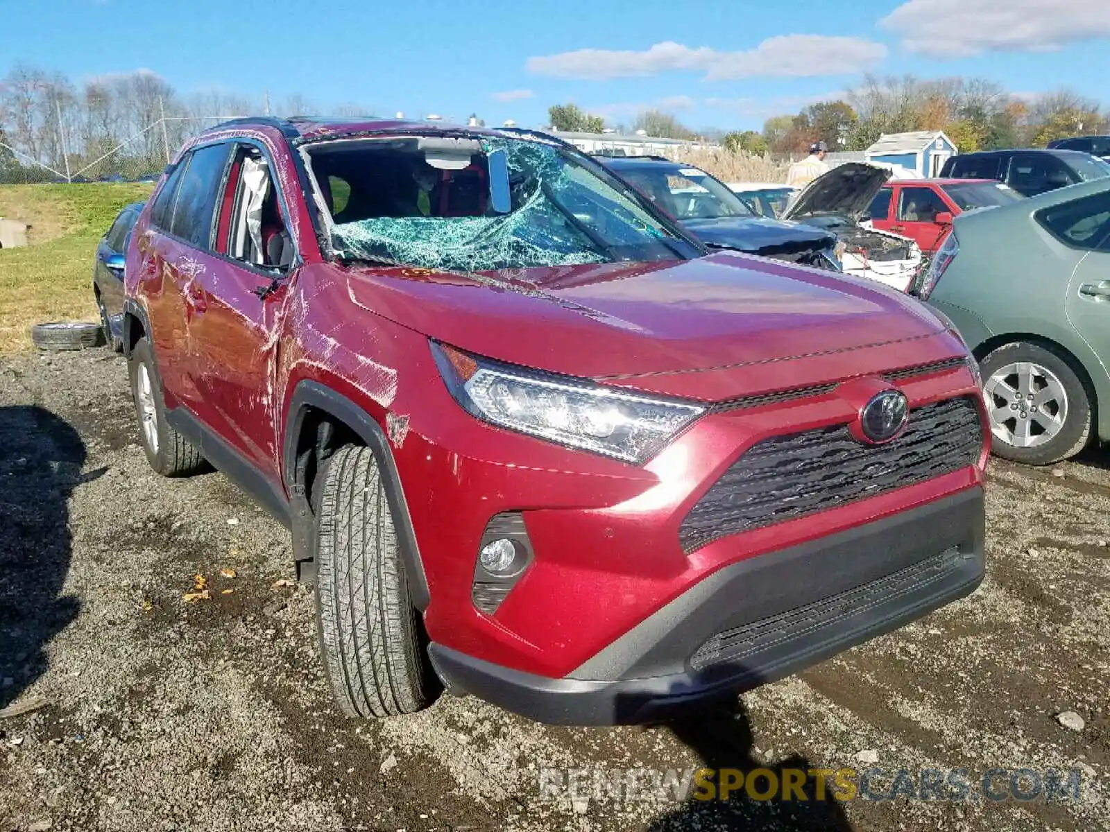 1 Фотография поврежденного автомобиля 2T3P1RFV1KW038306 TOYOTA RAV4 XLE 2019