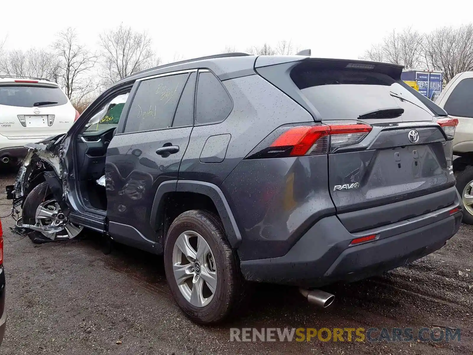 3 Photograph of a damaged car 2T3P1RFV2KC017143 TOYOTA RAV4 XLE 2019