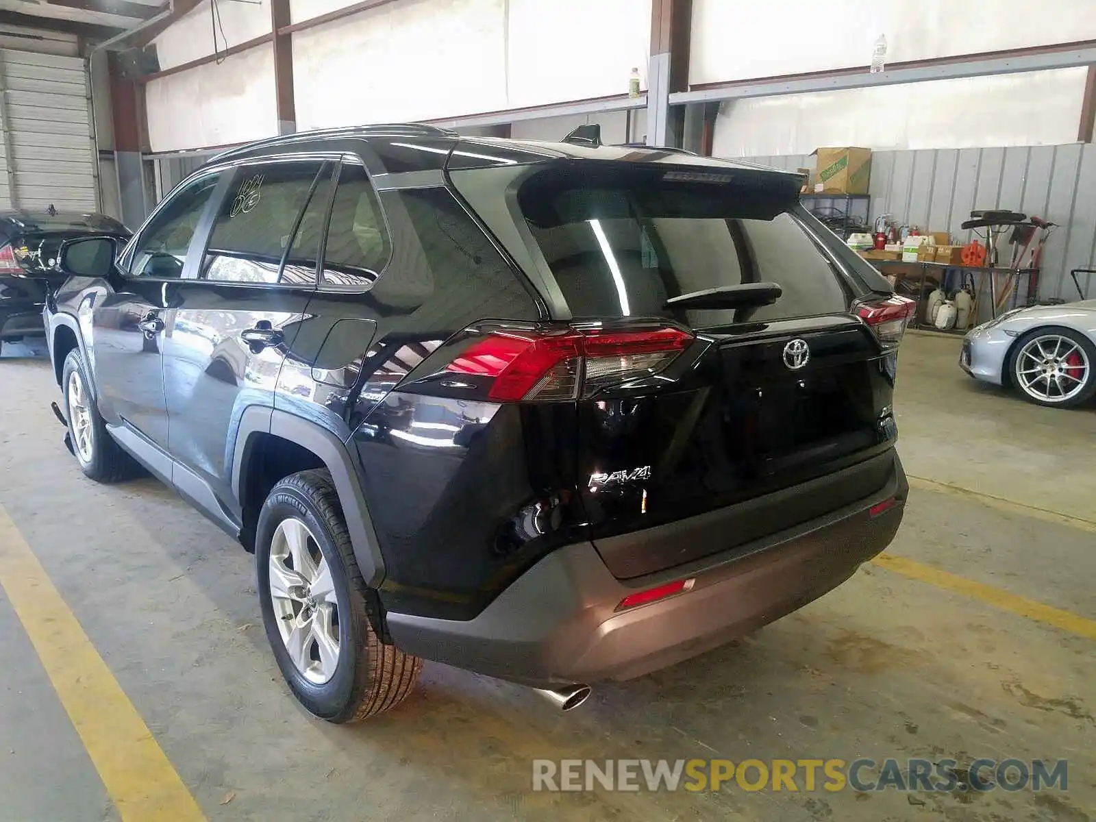 3 Photograph of a damaged car 2T3P1RFV2KC022116 TOYOTA RAV4 XLE 2019