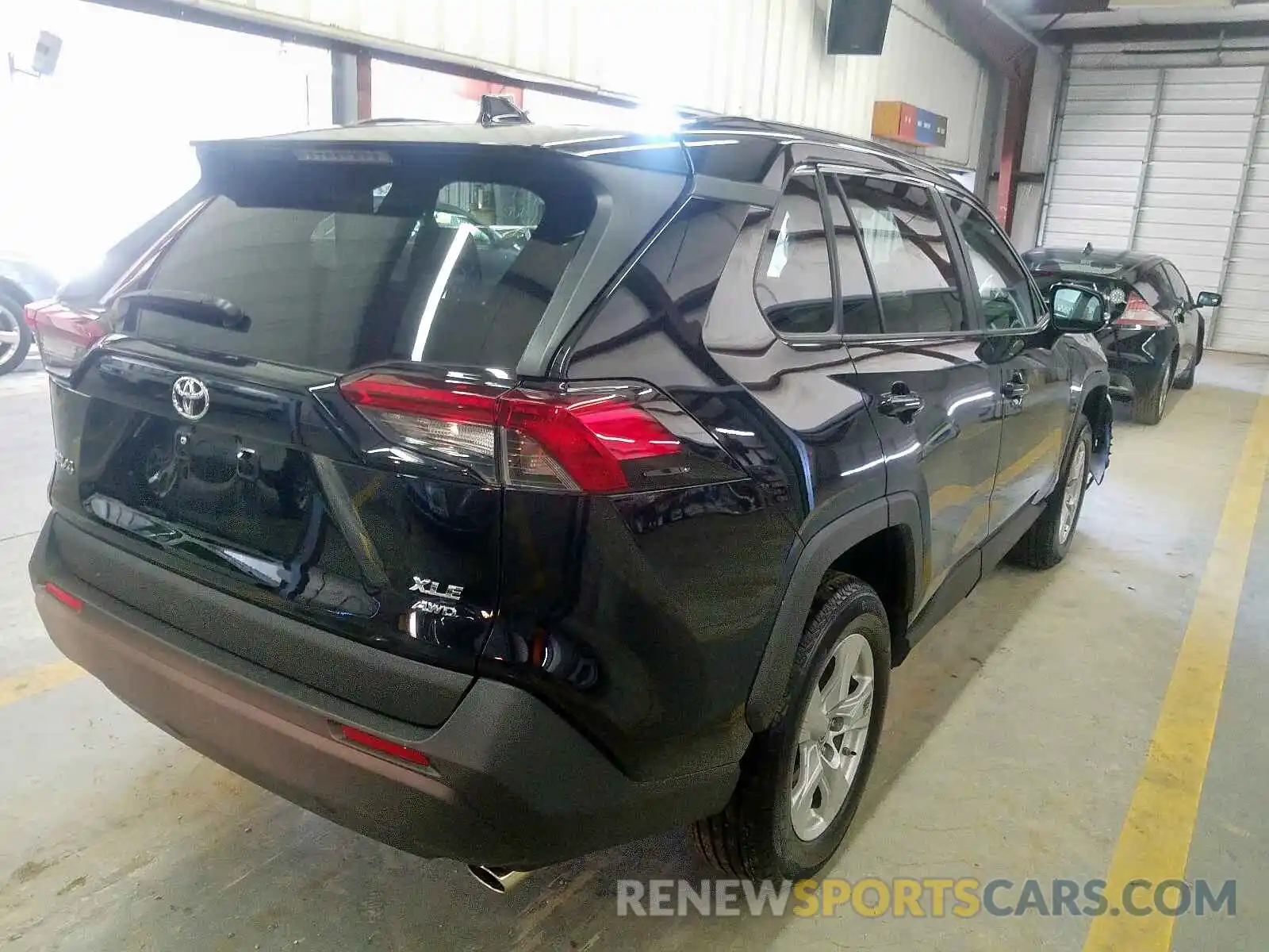 4 Photograph of a damaged car 2T3P1RFV2KC022116 TOYOTA RAV4 XLE 2019