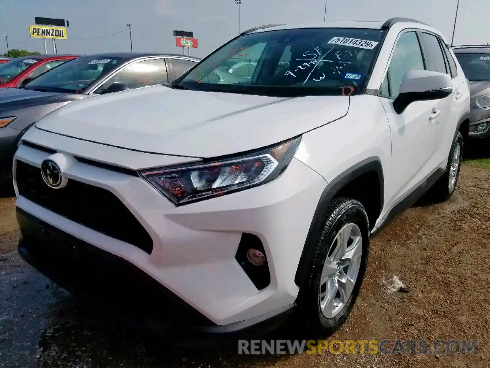 2 Photograph of a damaged car 2T3P1RFV2KW027685 TOYOTA RAV4 XLE 2019