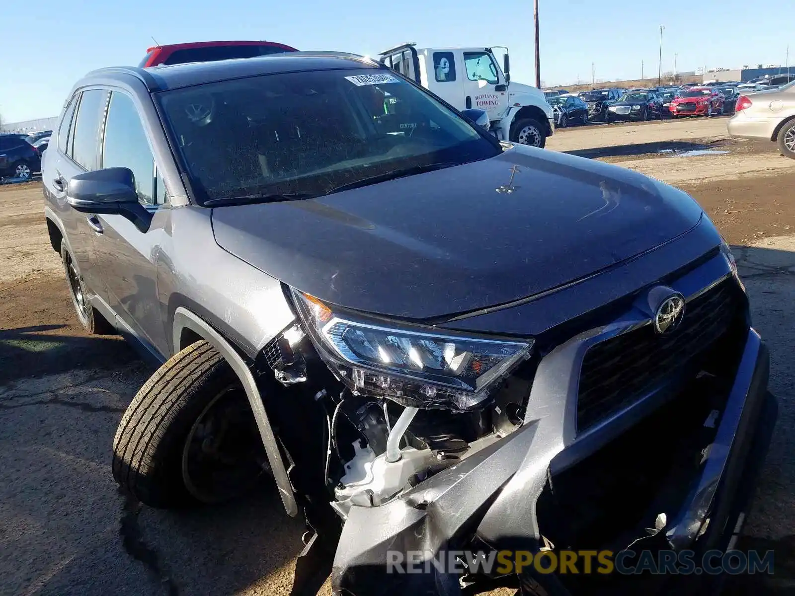 1 Photograph of a damaged car 2T3P1RFV2KW046530 TOYOTA RAV4 XLE 2019