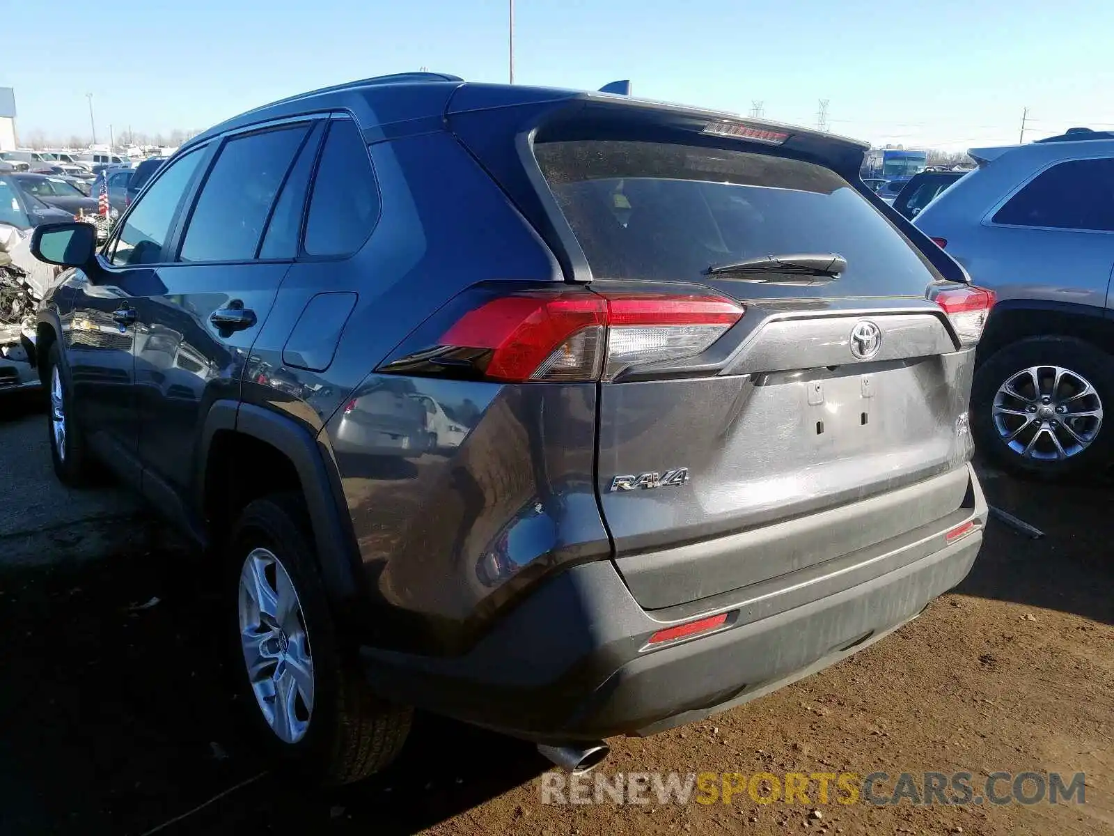 3 Photograph of a damaged car 2T3P1RFV2KW046530 TOYOTA RAV4 XLE 2019