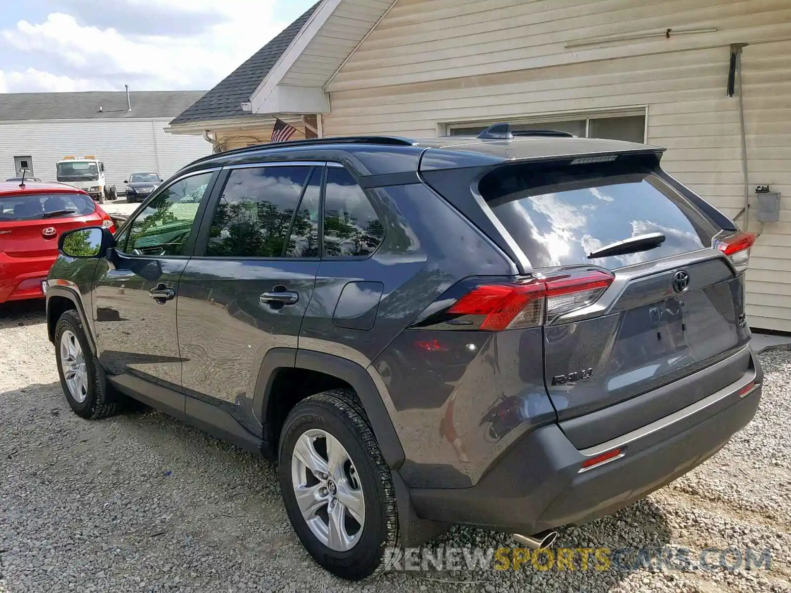 3 Photograph of a damaged car 2T3P1RFV3KW057259 TOYOTA RAV4 XLE 2019