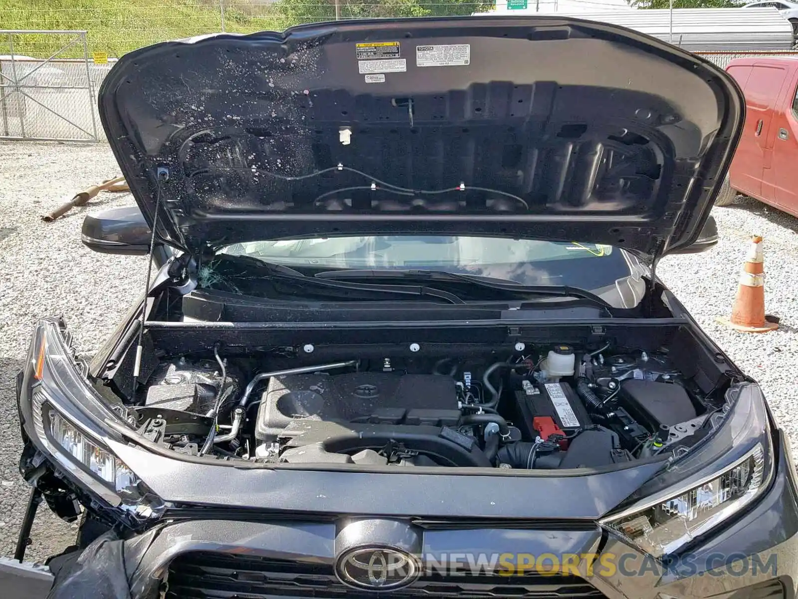 7 Photograph of a damaged car 2T3P1RFV3KW057259 TOYOTA RAV4 XLE 2019