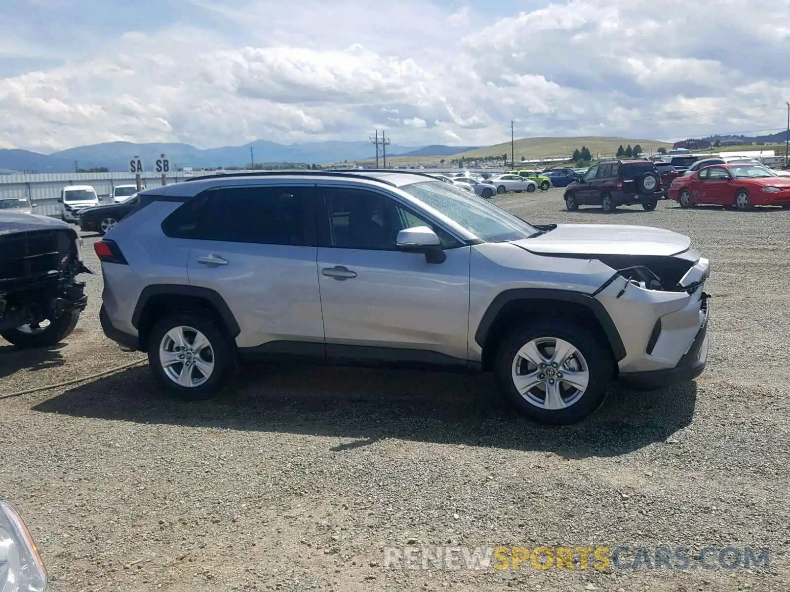 9 Photograph of a damaged car 2T3P1RFV4KC015958 TOYOTA RAV4 XLE 2019