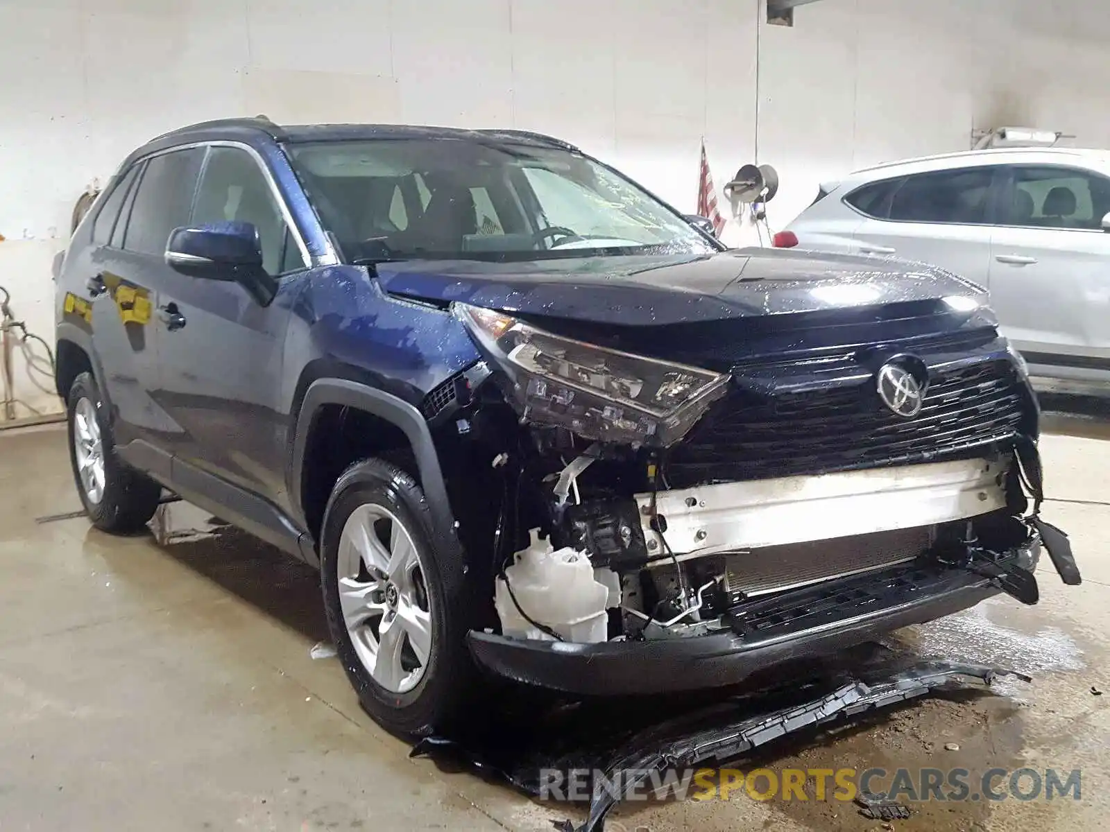 1 Photograph of a damaged car 2T3P1RFV4KW059067 TOYOTA RAV4 XLE 2019