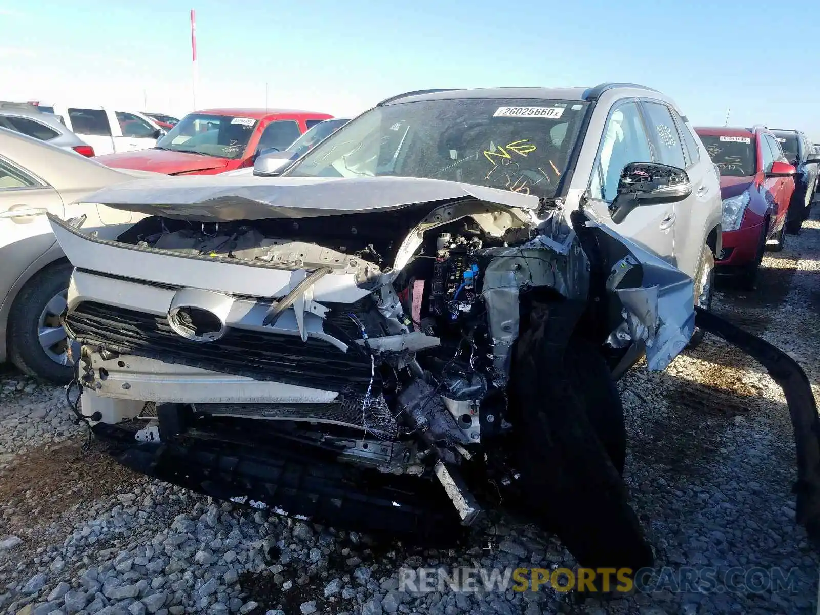 2 Photograph of a damaged car 2T3P1RFV6KW013174 TOYOTA RAV4 XLE 2019