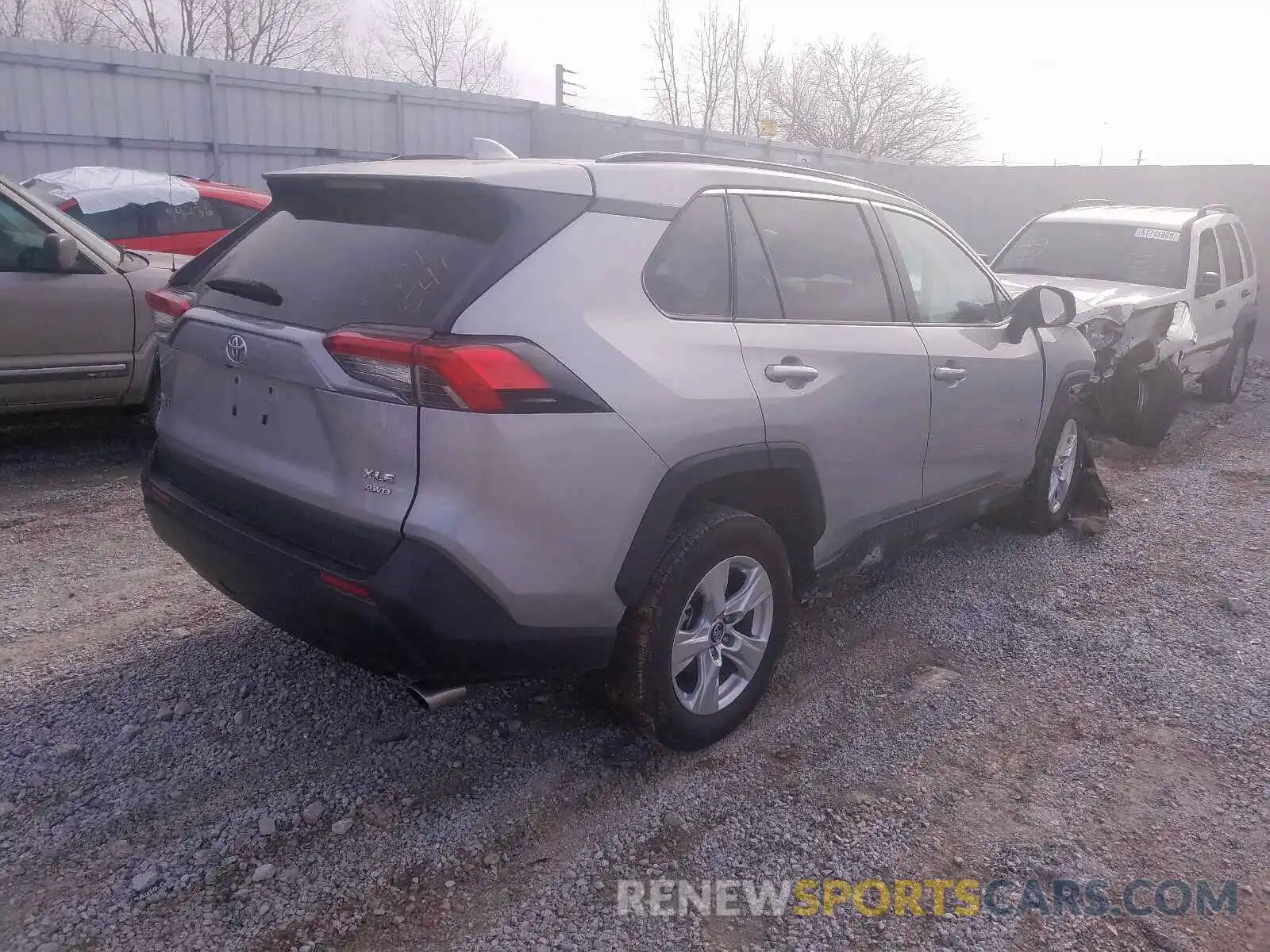 4 Photograph of a damaged car 2T3P1RFV6KW013174 TOYOTA RAV4 XLE 2019