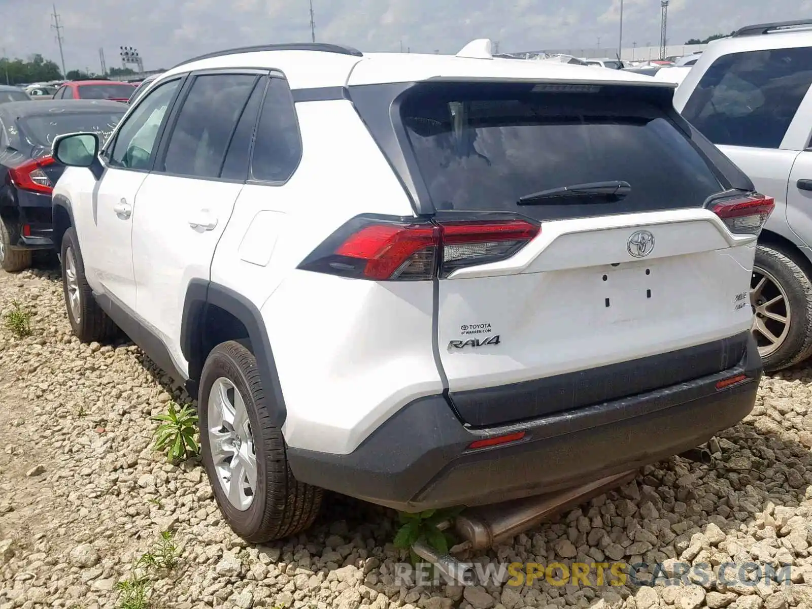 3 Фотография поврежденного автомобиля 2T3P1RFV6KW020223 TOYOTA RAV4 XLE 2019