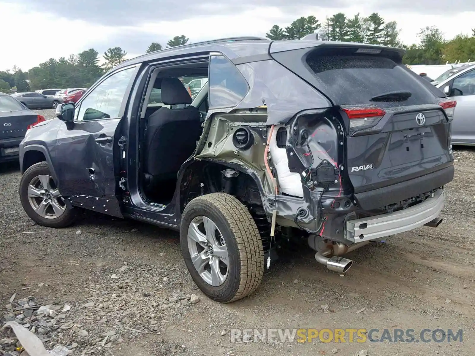 3 Photograph of a damaged car 2T3P1RFV6KW067459 TOYOTA RAV4 XLE 2019