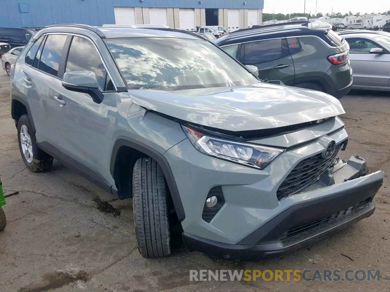 1 Photograph of a damaged car 2T3P1RFV6KW072757 TOYOTA RAV4 XLE 2019