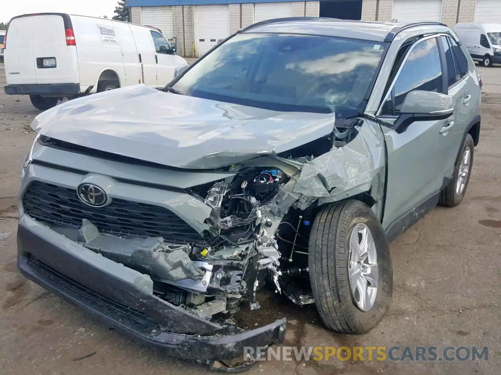 2 Photograph of a damaged car 2T3P1RFV6KW072757 TOYOTA RAV4 XLE 2019