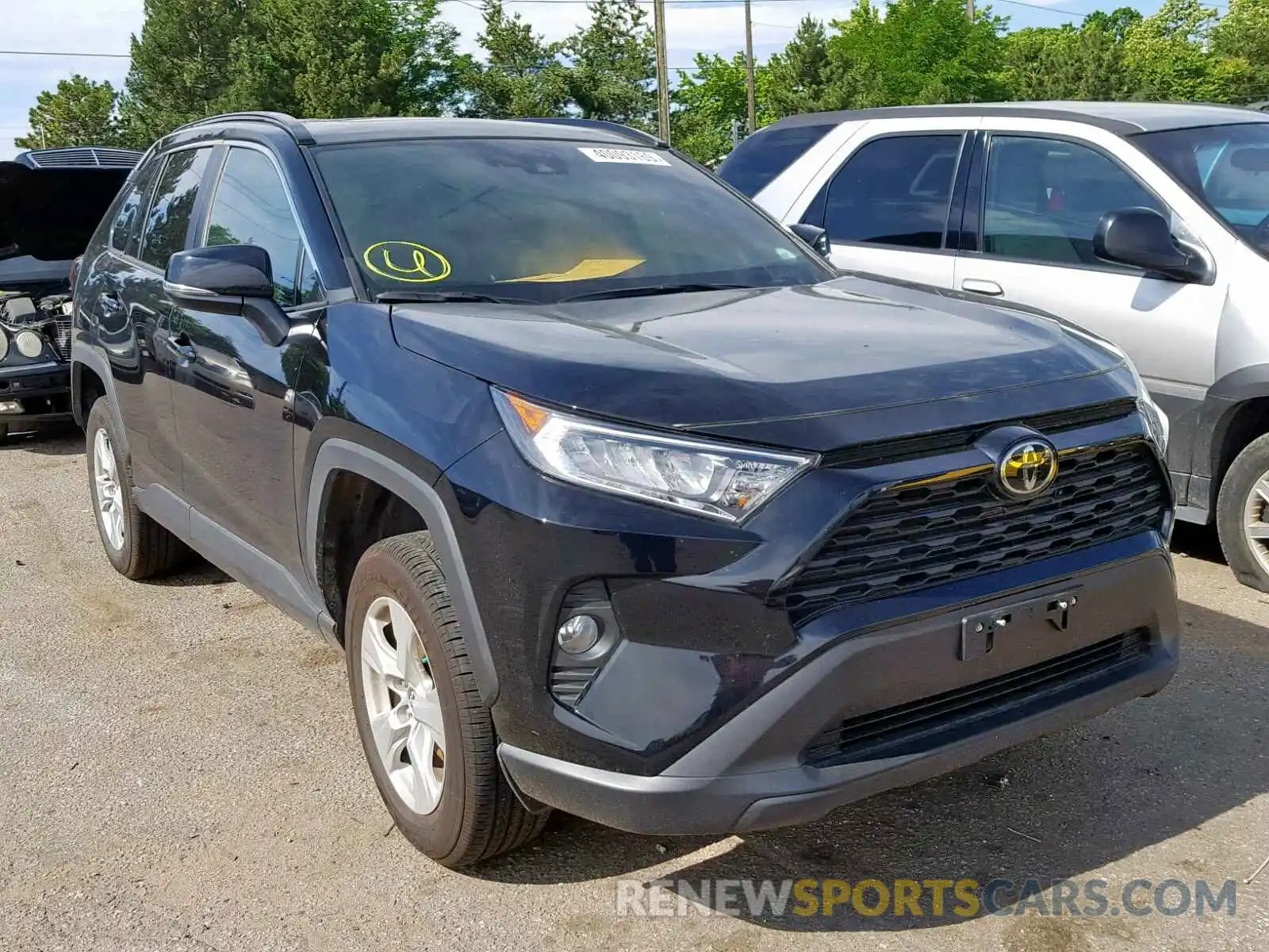 1 Photograph of a damaged car 2T3P1RFV7KW012129 TOYOTA RAV4 XLE 2019