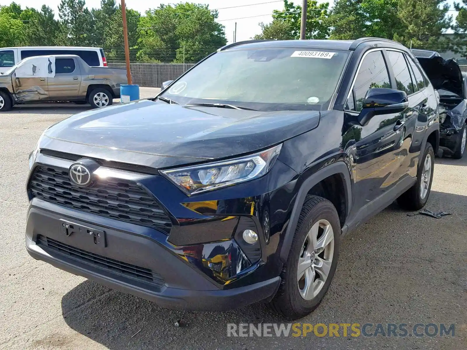 2 Photograph of a damaged car 2T3P1RFV7KW012129 TOYOTA RAV4 XLE 2019