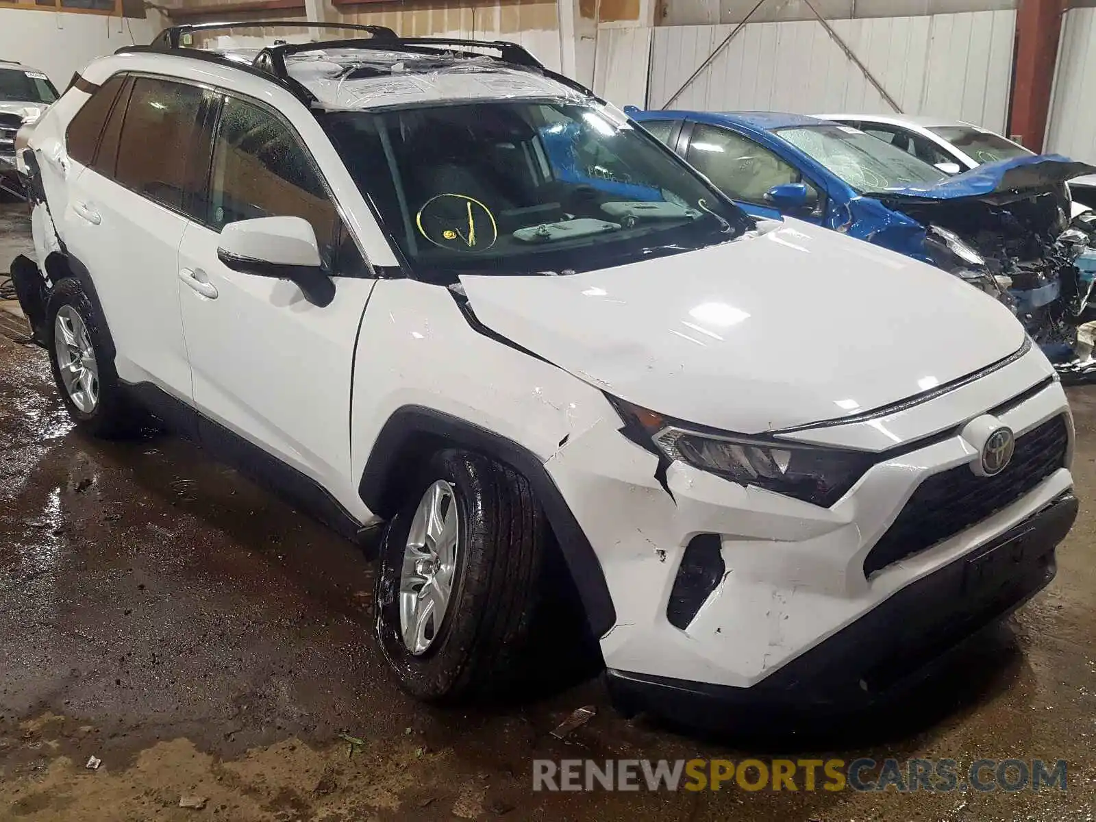 1 Photograph of a damaged car 2T3P1RFV8KC004008 TOYOTA RAV4 XLE 2019