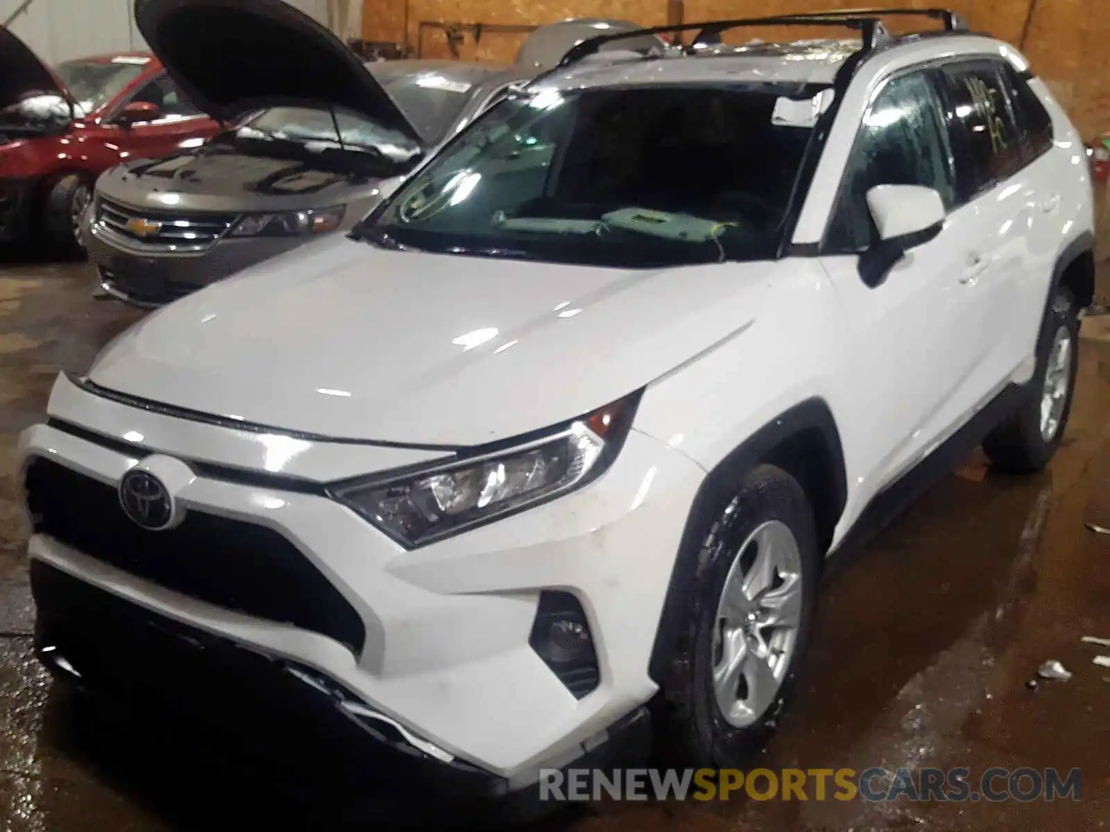 2 Фотография поврежденного автомобиля 2T3P1RFV8KC004008 TOYOTA RAV4 XLE 2019