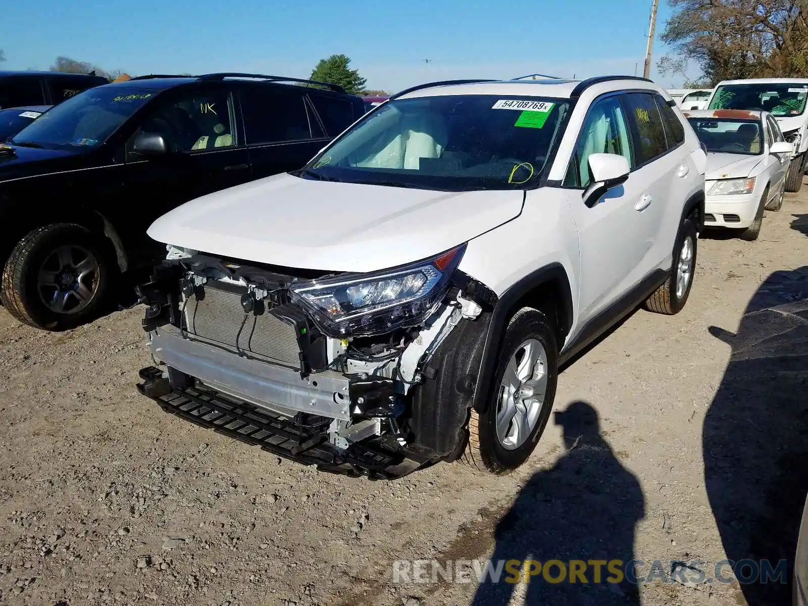 2 Photograph of a damaged car 2T3P1RFV8KW041977 TOYOTA RAV4 XLE 2019