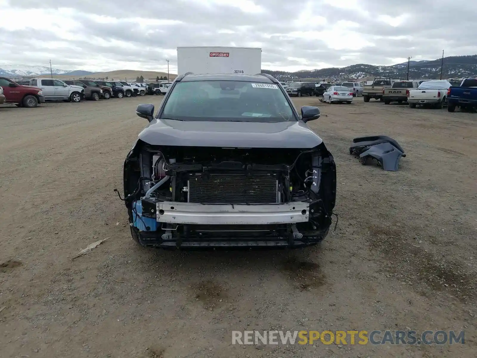 9 Photograph of a damaged car 2T3P1RFV8KW054132 TOYOTA RAV4 XLE 2019