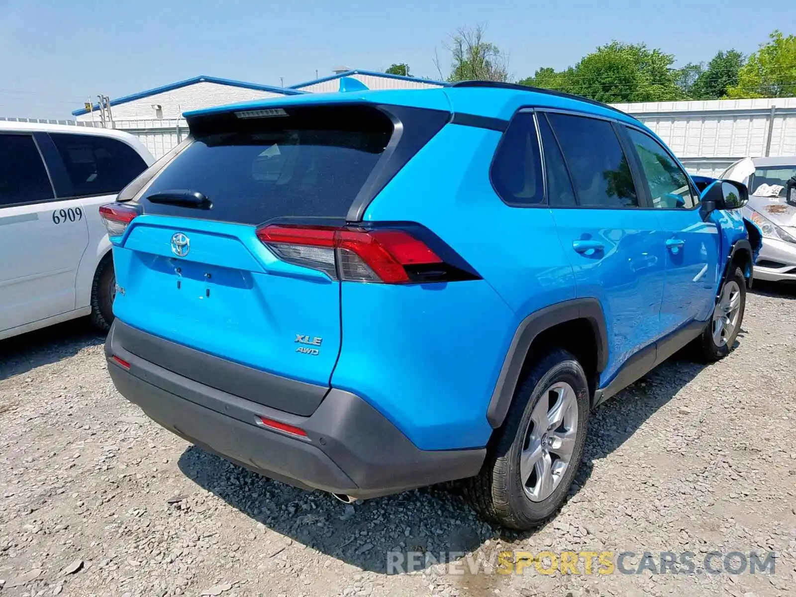 4 Фотография поврежденного автомобиля 2T3P1RFV9KC003725 TOYOTA RAV4 XLE 2019