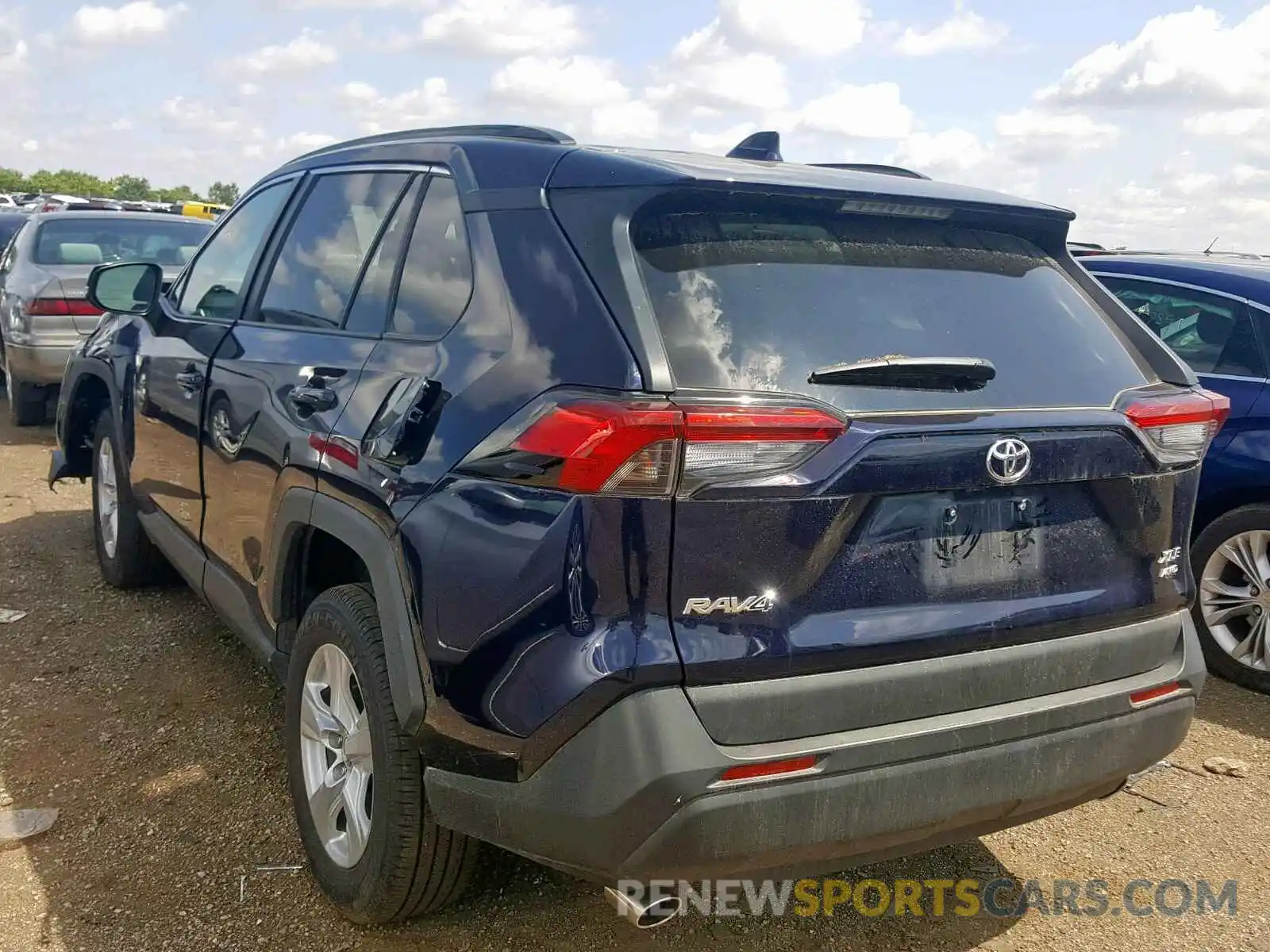 3 Фотография поврежденного автомобиля 2T3P1RFV9KW030521 TOYOTA RAV4 XLE 2019