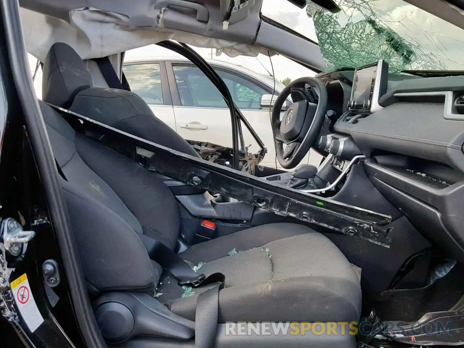 5 Photograph of a damaged car 2T3P1RFVXKW037865 TOYOTA RAV4 XLE 2019