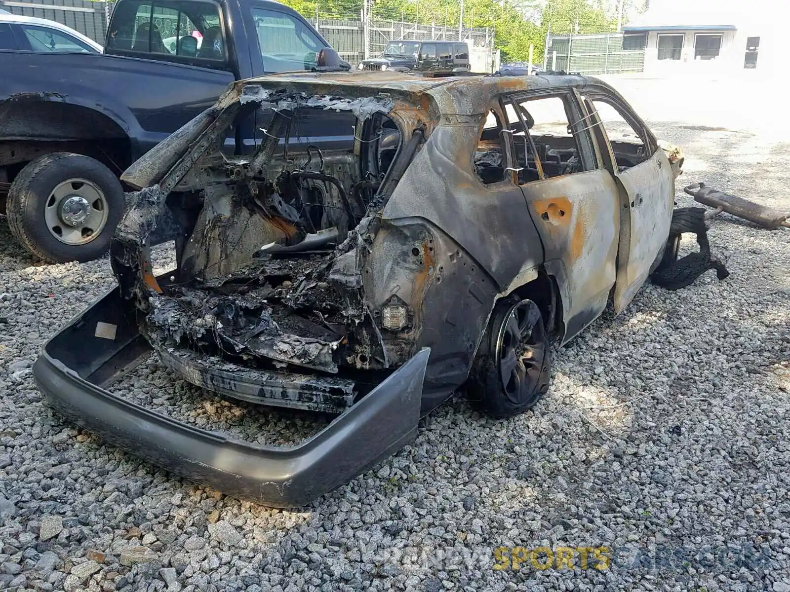 4 Photograph of a damaged car 2T3P1RFVXKW050793 TOYOTA RAV4 XLE 2019