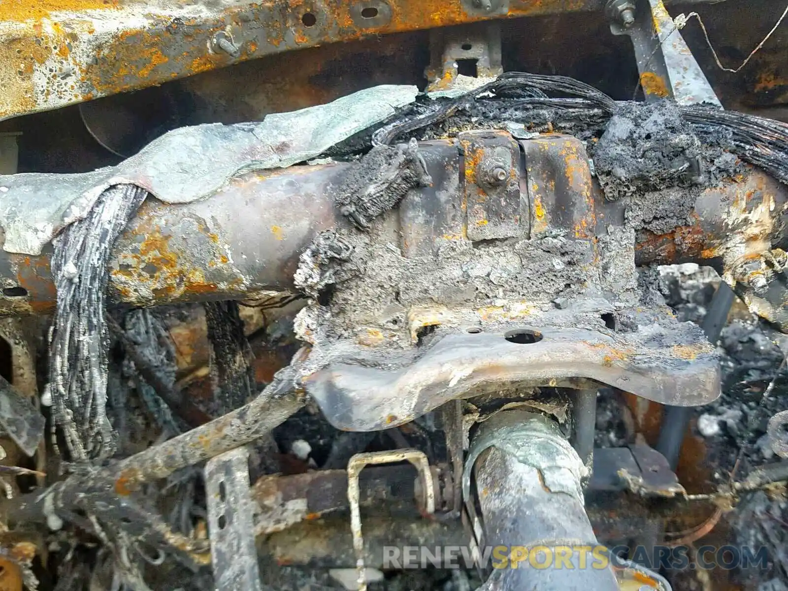 8 Photograph of a damaged car 2T3P1RFVXKW050793 TOYOTA RAV4 XLE 2019