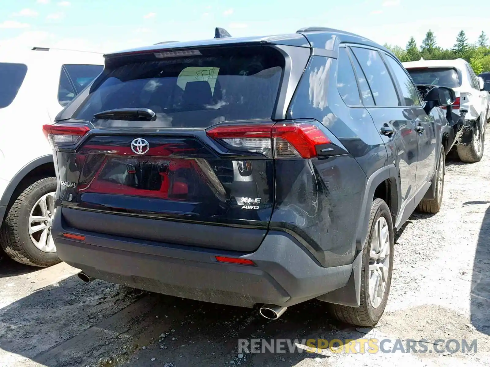 4 Фотография поврежденного автомобиля 2T3R1RFV0KW039231 TOYOTA RAV4 XLE 2019