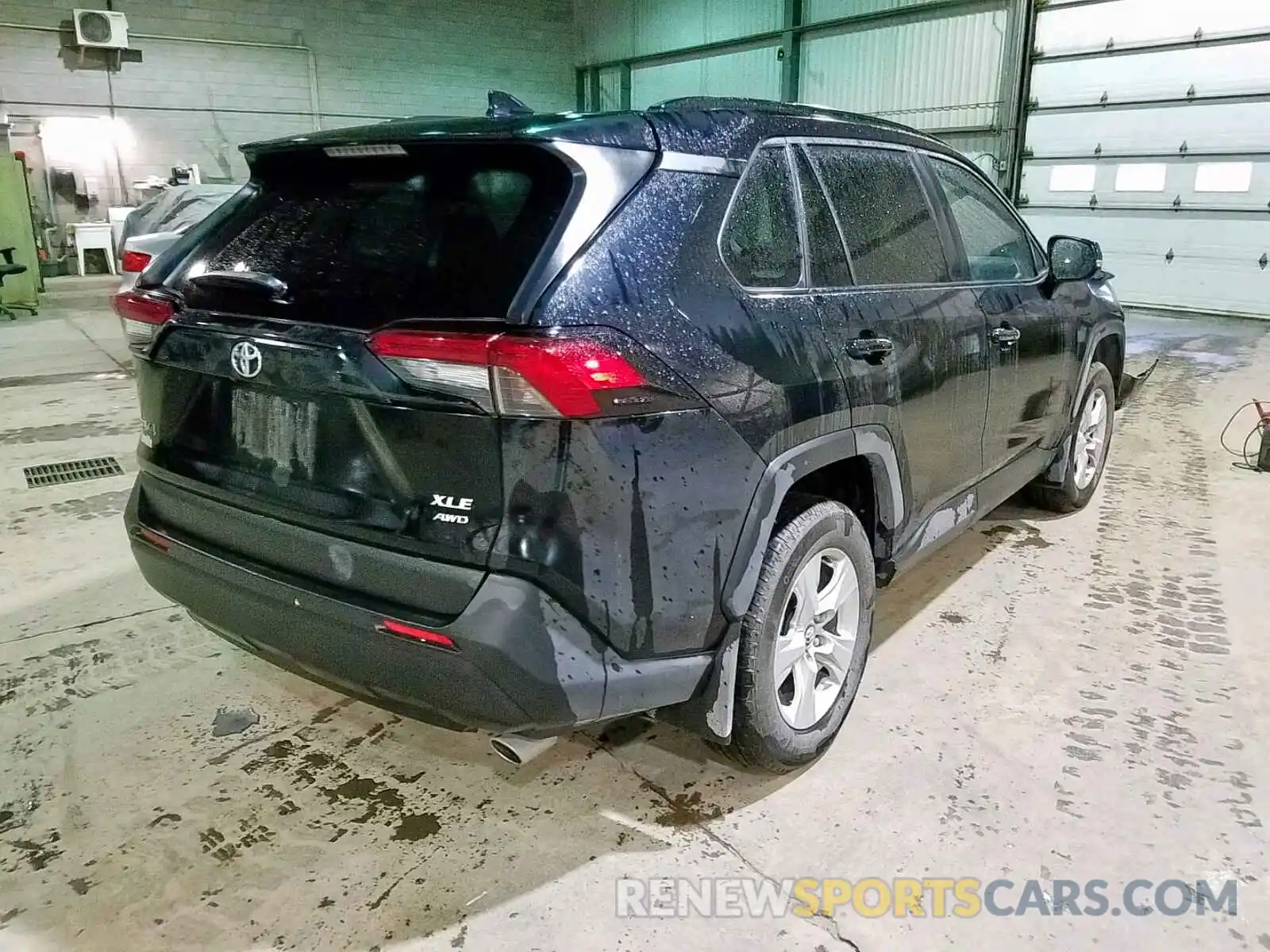 4 Photograph of a damaged car 2T3R1RFV3KW033911 TOYOTA RAV4 XLE 2019