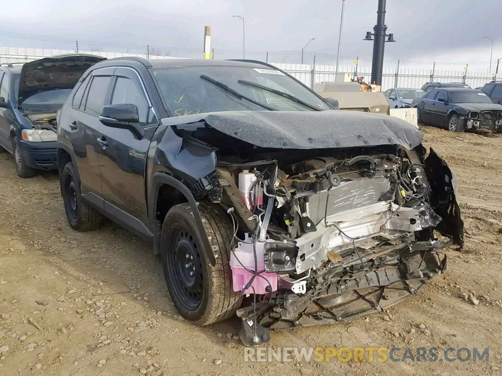 1 Photograph of a damaged car 2T3R1RFVXKW016989 TOYOTA RAV4 XLE 2019