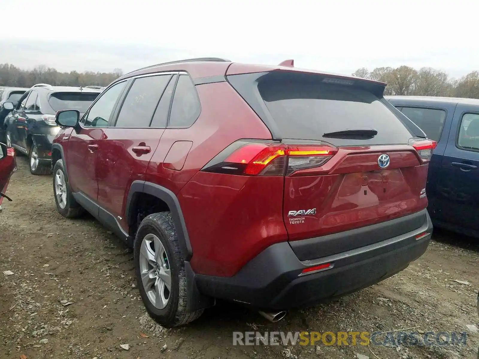 3 Photograph of a damaged car 2T3RWRFV1KW022486 TOYOTA RAV4 XLE 2019